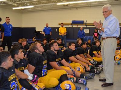 Lombardi Jr Fires Up Undefeated Sahuarita Mustangs Local News Gvnews Com