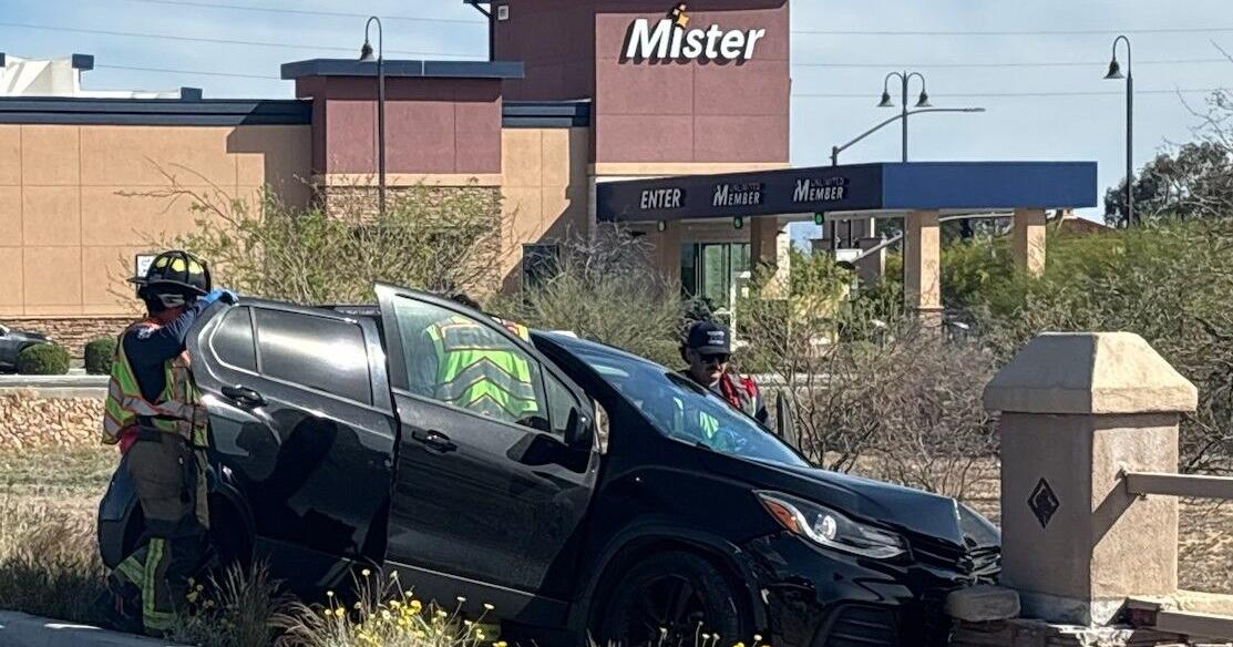 Minor injuries in Monday crash | Local News | gvnews.com