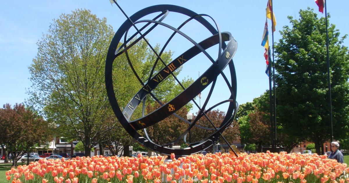 Travels With Two Sisters: Thousands of Iowa memories: Reliving adventures in the Hawkeye State