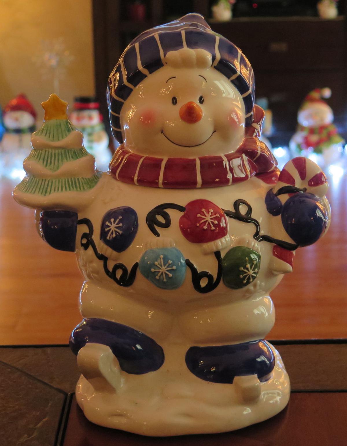 SWEET HOLIDAY COLLECTION! Delightful Christmas cookie jars Get Out