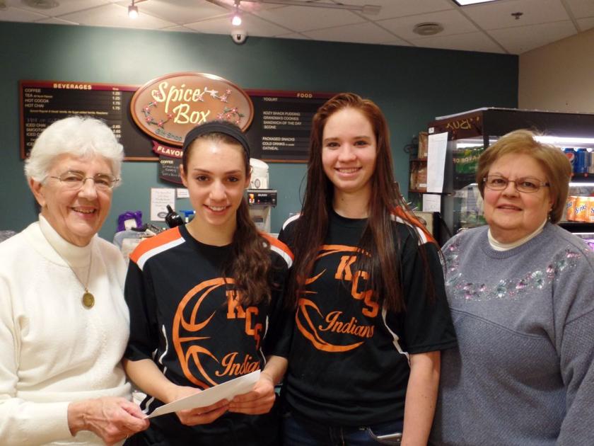 Keshequa Girls Basketball Team Raises 2 000 For Mary Saunders