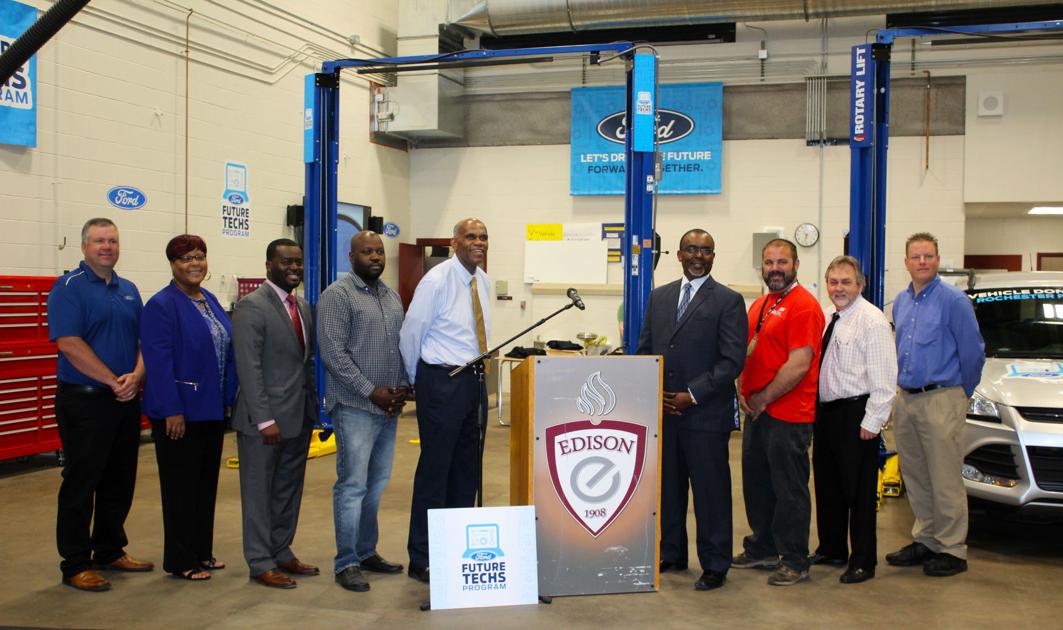 ROCHESTER AREA FORD DEALER ASSOCIATION DONATES FORD TO EDISON TECH