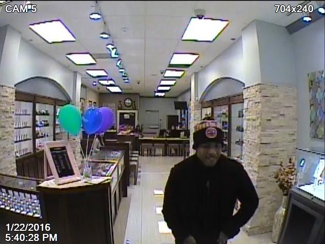 HPD seeks suspect in Hanford, Visalia jewelry store