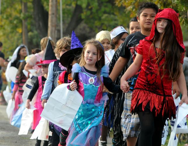 Armona students get in Halloween spirit Local News