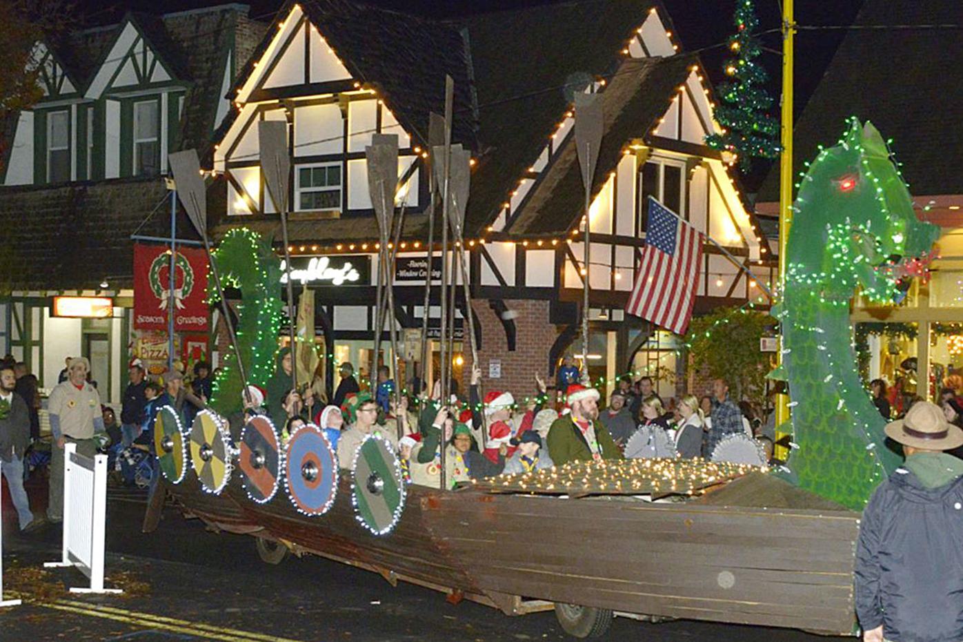 Kingsburg Christmas Parade 2022 Santa Lucia Parade Lights Up Kingsburg | Hanford Sentinel | Community News  | Hanfordsentinel.com