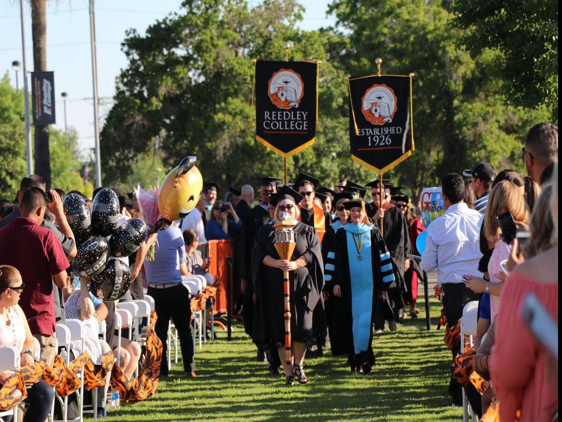 Reedley College holds commencement | Local News | Selma / Kingsburg |  hanfordsentinel.com