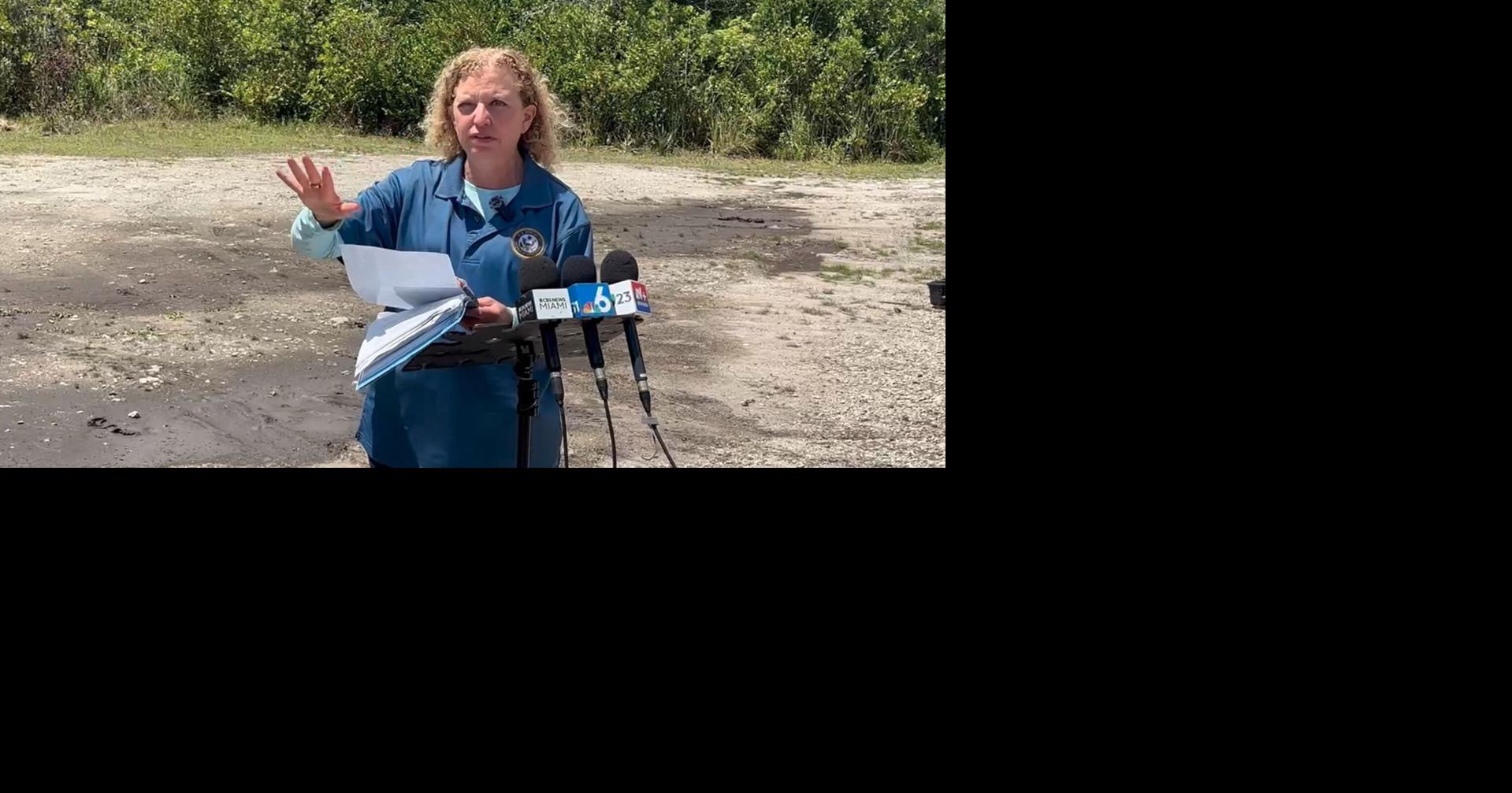 Inside Alligator Alcatraz, Rep. Wasserman Schultz finds men crammed in cages, smell of urine, inadequate food