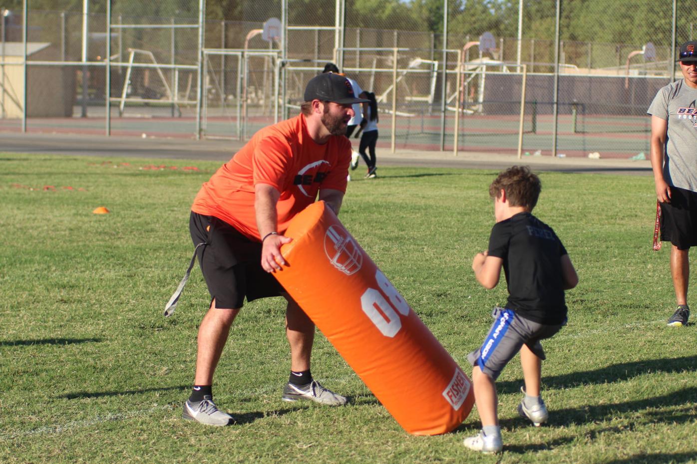 Selma High Hosts Youth Football Camp Sports Selma Kingsburg Hanfordsentinel Com