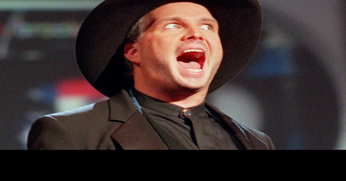 24 Years Ago: Garth Brooks Joins The San Diego Padres