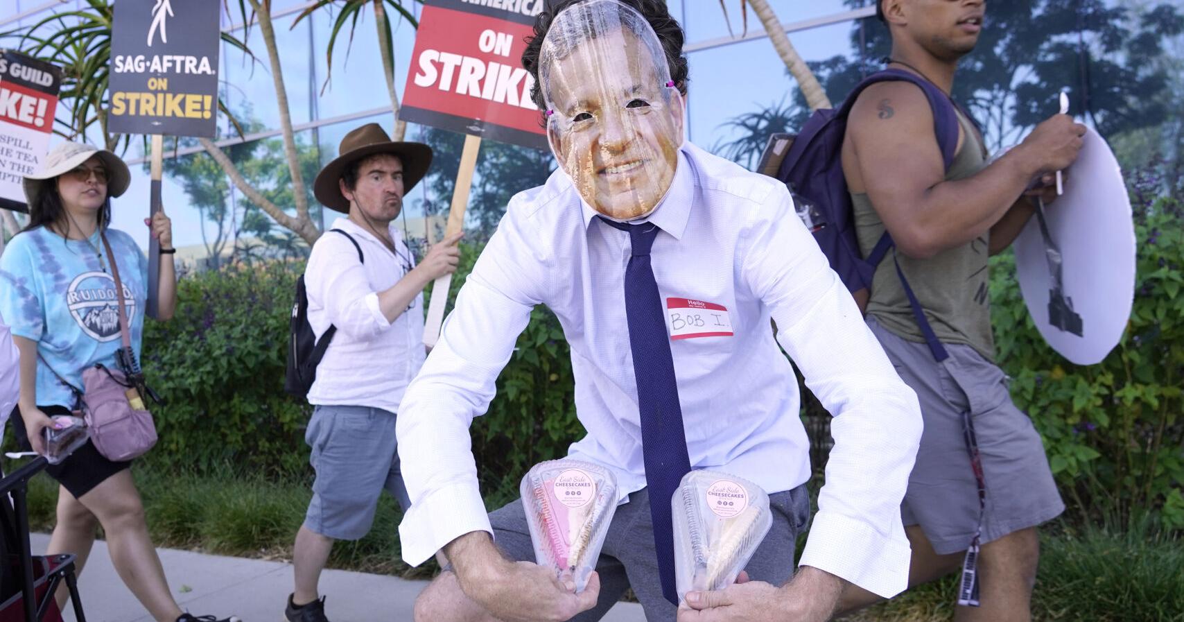 'Am I crossing picket lines if I see a movie?' and other Hollywood strike fan questions answered | Business - Vimarsana News
