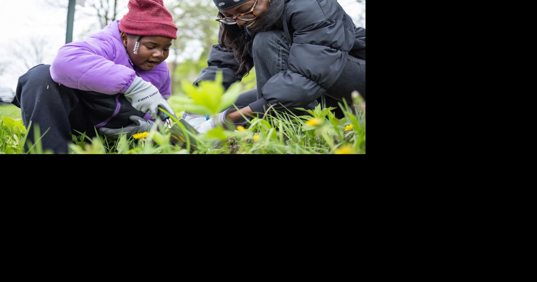 Volunteers clean Jackson Park ahead of Obama Presidential Center opening