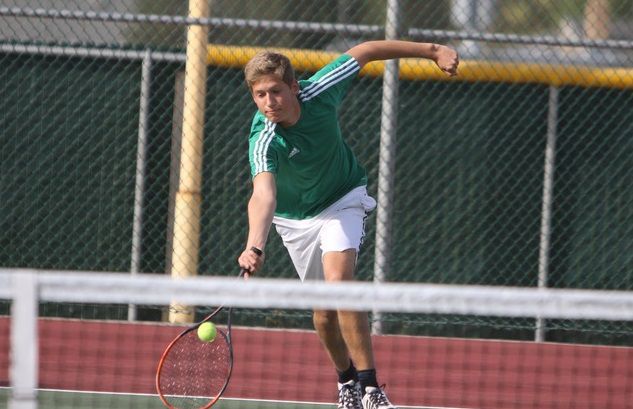 Vikings, Bears Battle On Tennis Courts 