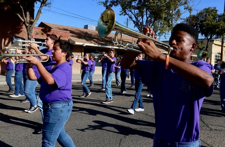 Lemoore kicks off with parade Local News