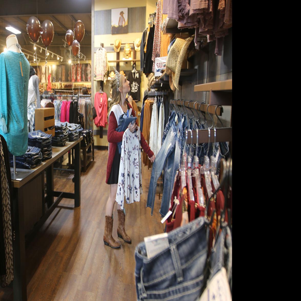 Boot Barn Officially Opens Selma Enterprise Hanfordsentinel Com