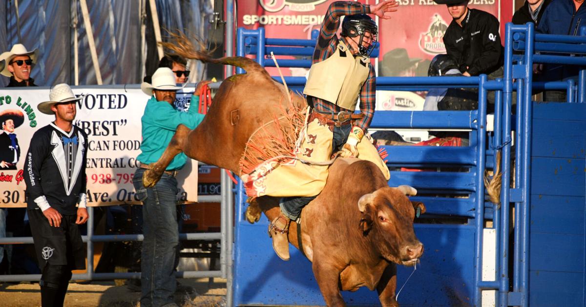 Wacey Schalla rides to victory on opening night of Santa Maria Elks ...