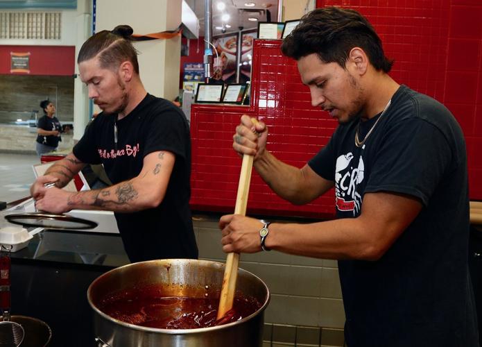 Crab it While It #39 s Hot celebrates grand opening in Hanford Mall