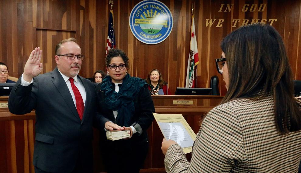 Three new members sworn in to Hanford City Council; Travis Paden named