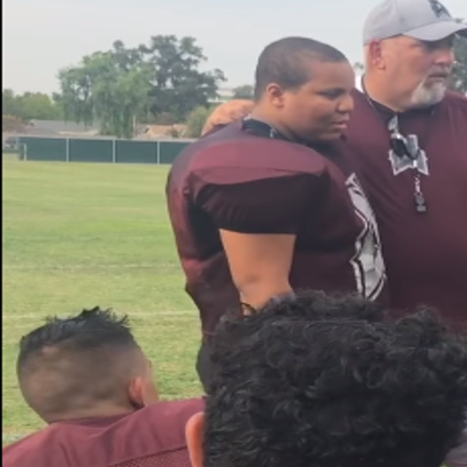 Visalia linemen come through for teammate | Local News | hanfordsentinel.com
