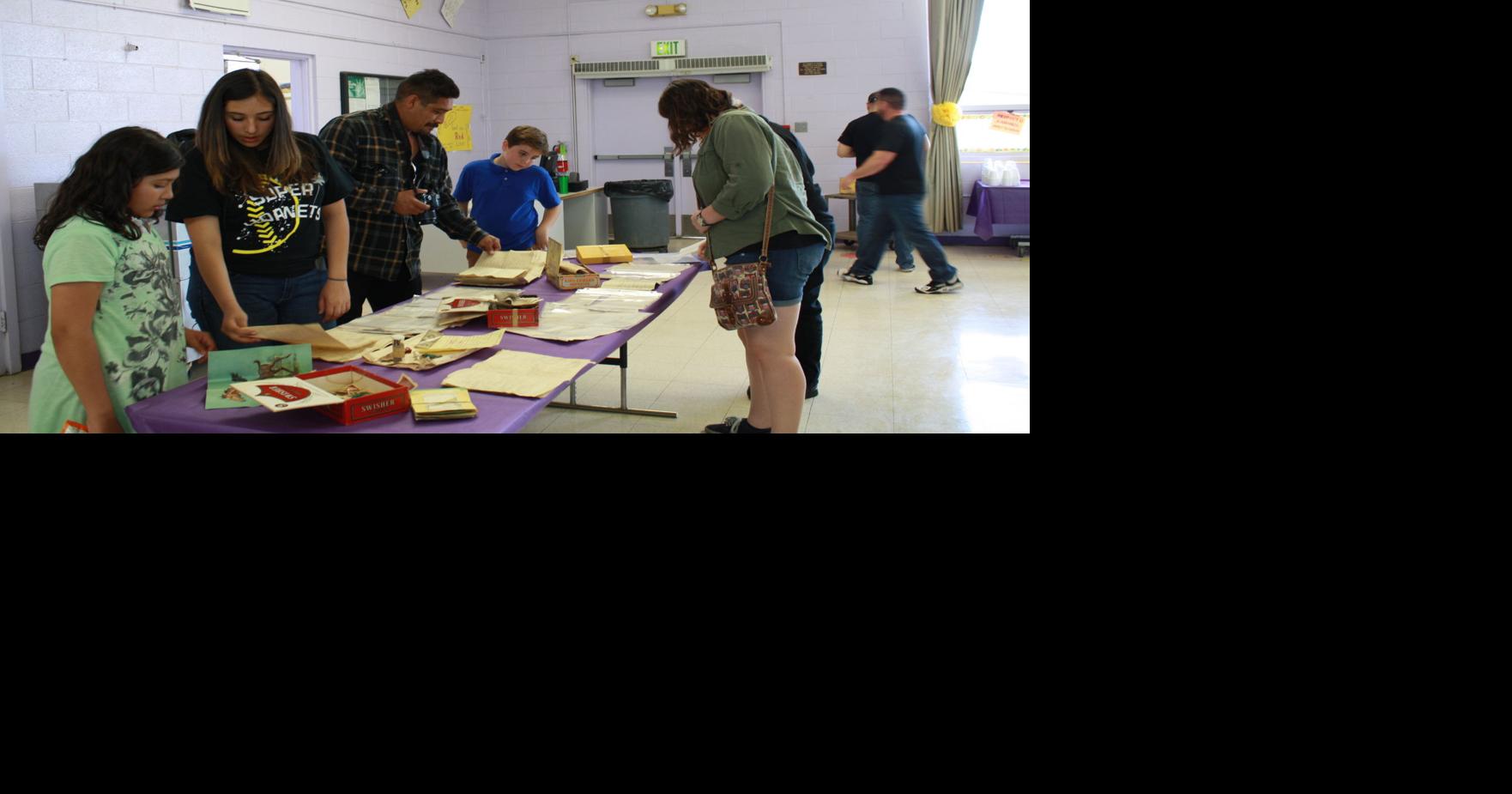 Lemoore Elementary opens time capsule | Local News | hanfordsentinel.com