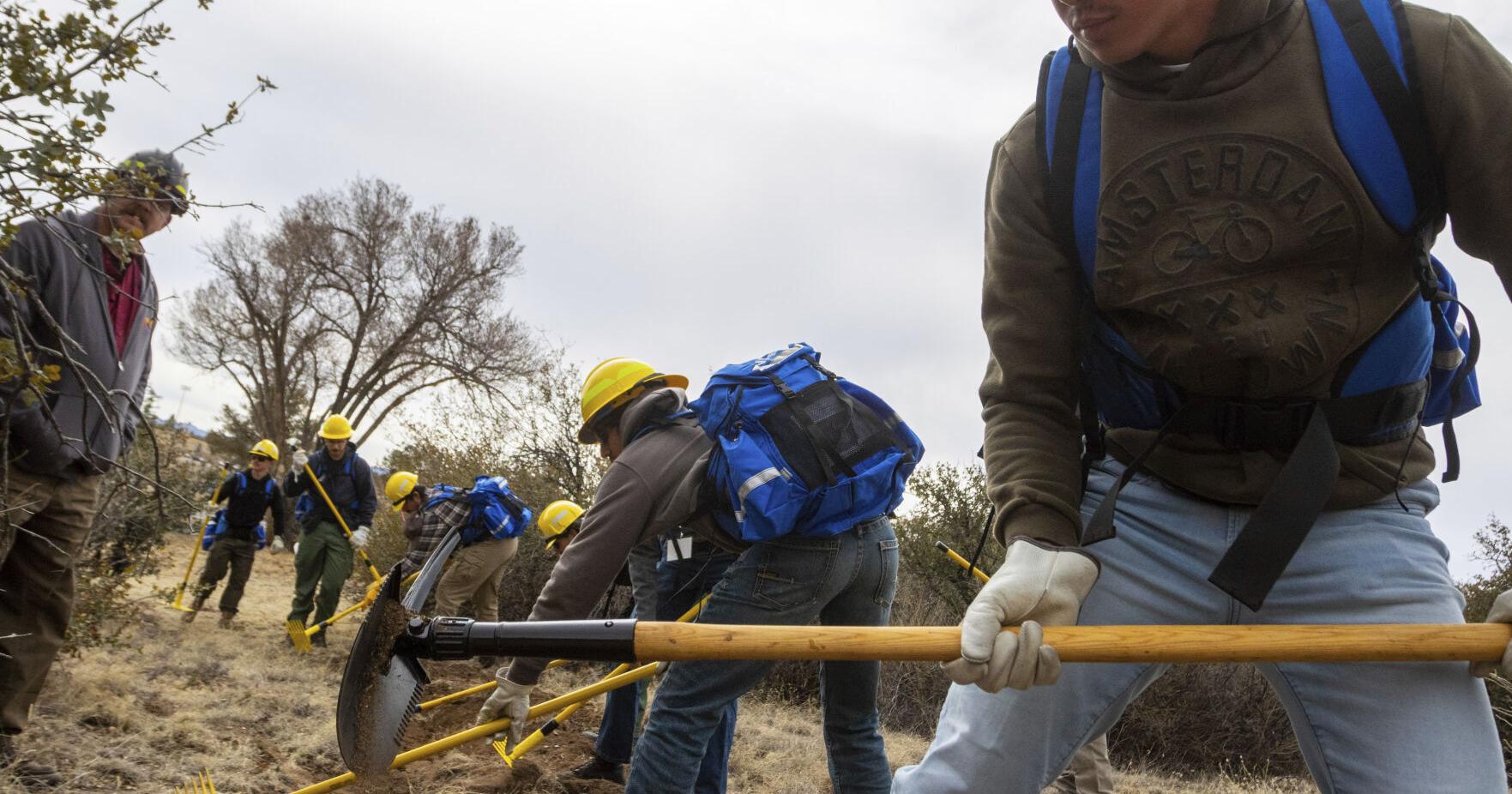 US wildfires are getting bigger and more complex, prompting changes in firefighting workforce - Vimarsana News