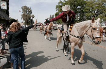 What a ride: Laton rodeo opens with parade, patriotism | Local News ...