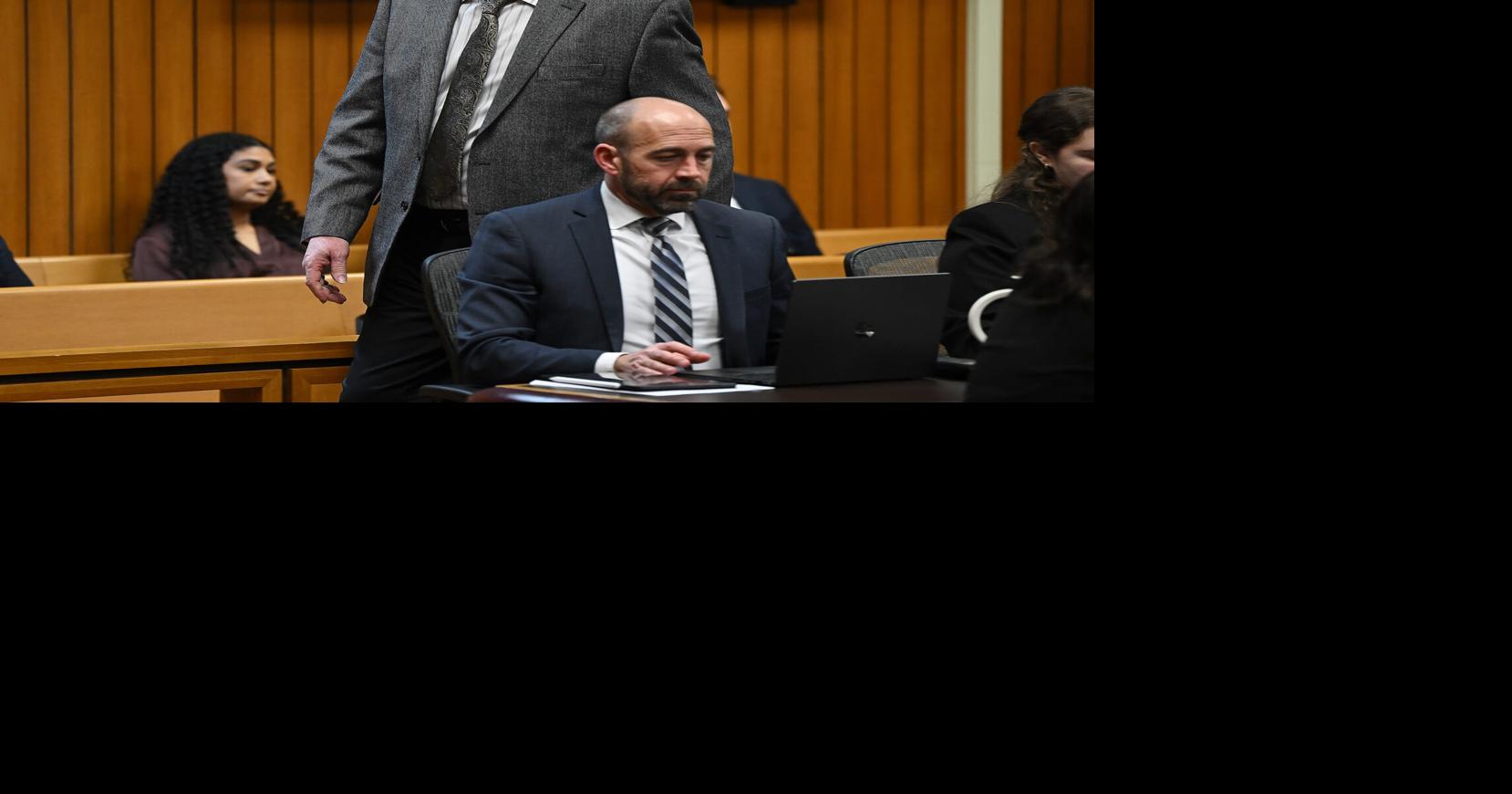 Juror emergency postpones verdict in Michigan fertilizer tank murder trial