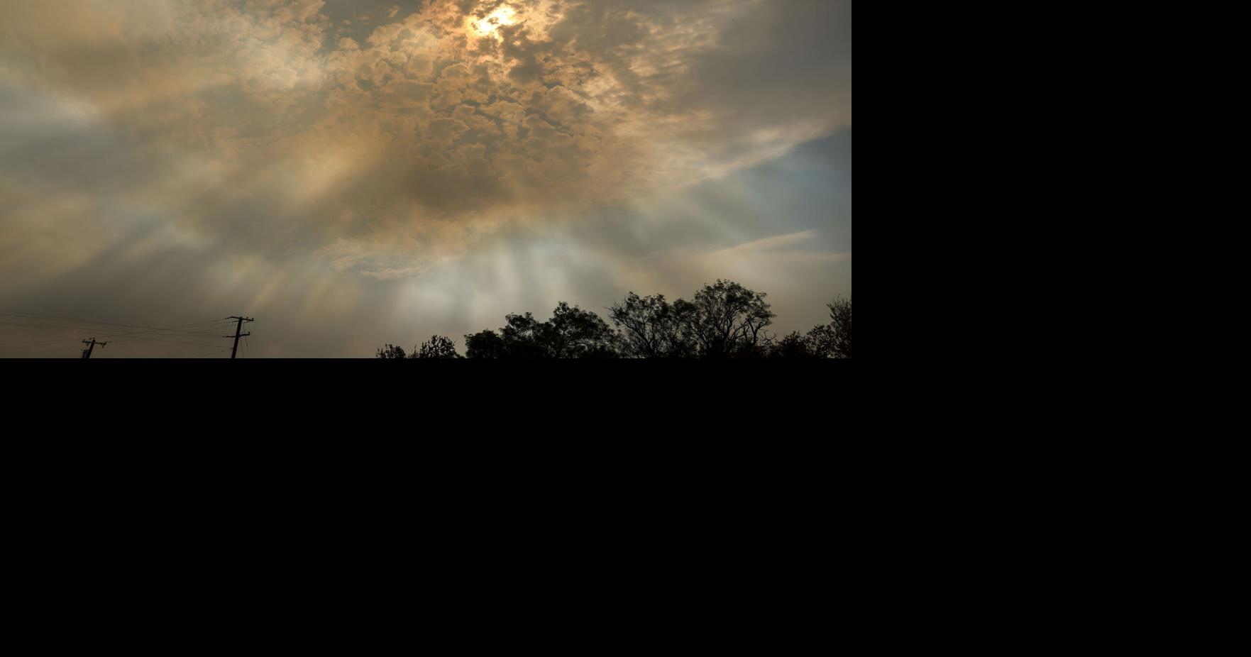 Texas' Ross fire, burning 100 miles west of Dallas, grows to 85,000 acres
