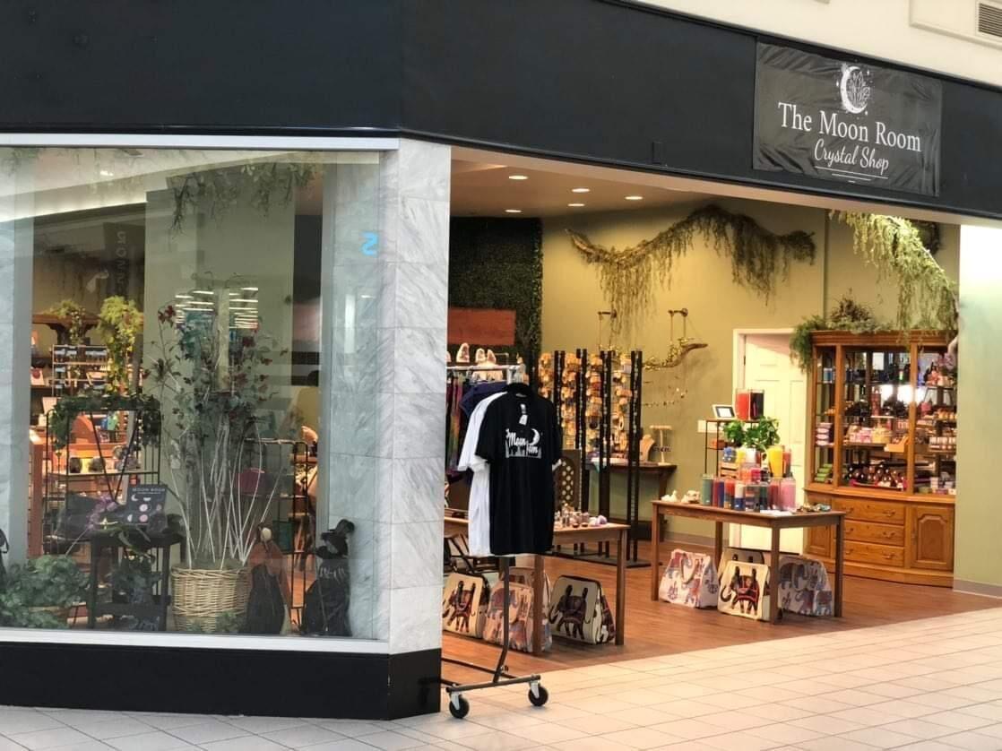 Moon Room upgrades to store front in Hanford mall Local News