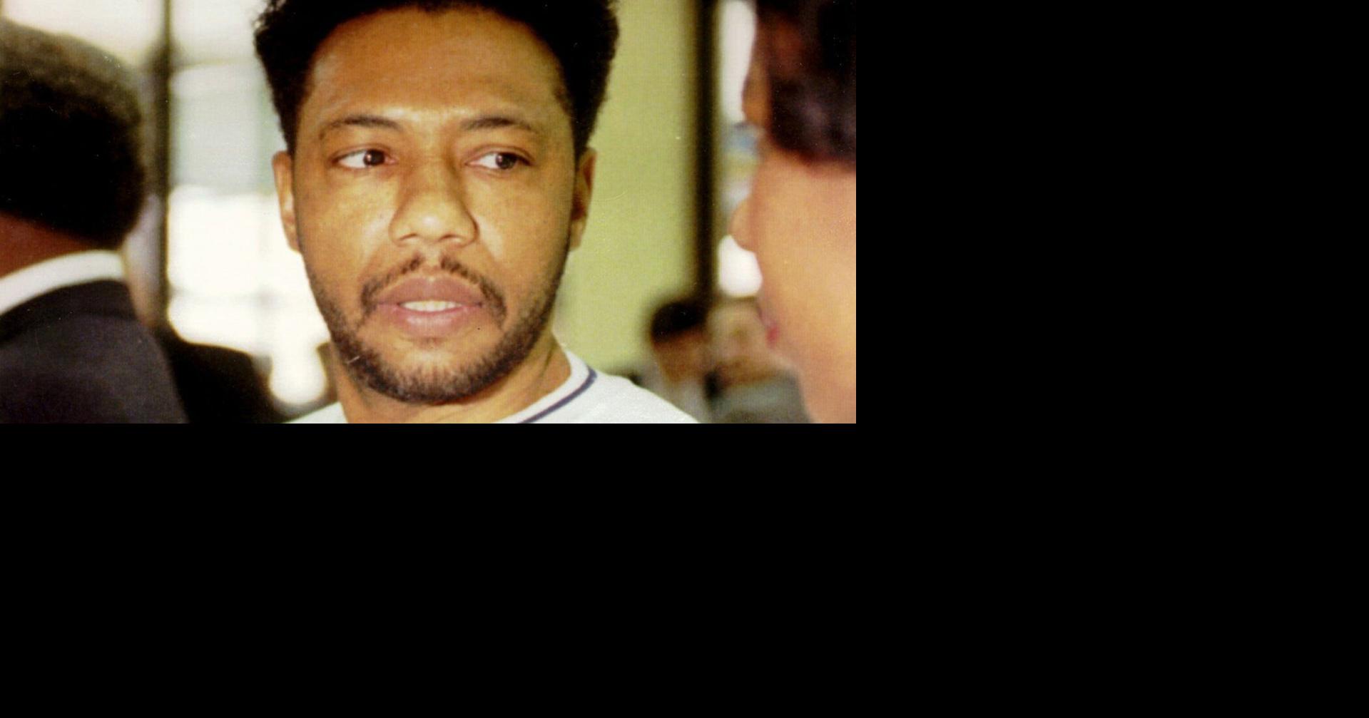 Chicago street gang leader Larry Hoover’s clemency bid now in Gov. JB Pritzker’s hands