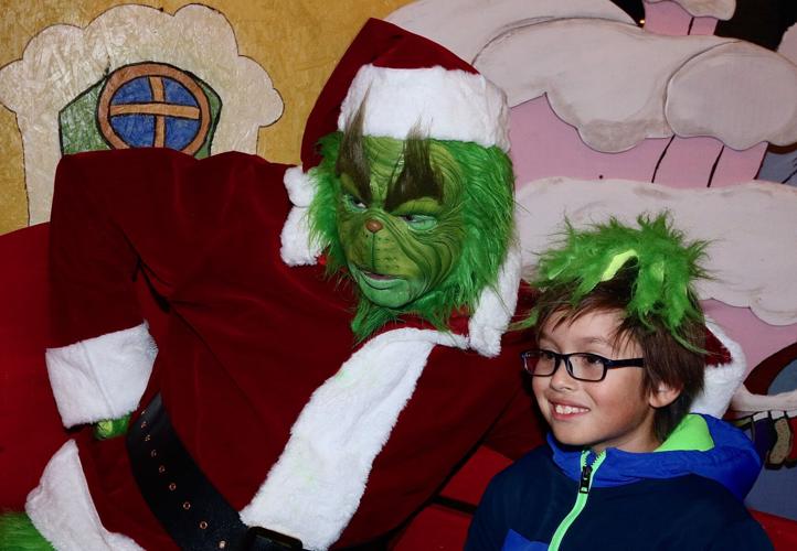 Hanford's Winter Wonderland opens with skating, characters, a Ferris ...
