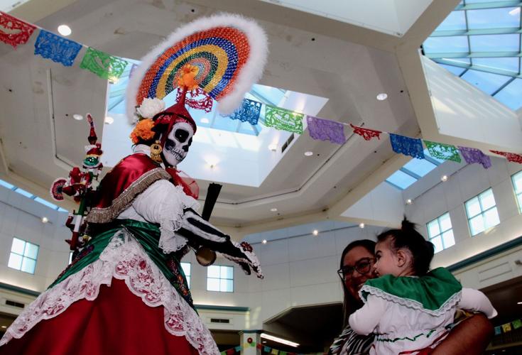 Hanford Mall hosts Dia de los Muertos event Entertainment