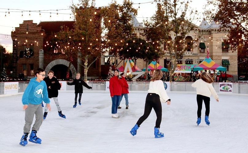 Winter Wonderland officially opens with Christmas Tree lighting