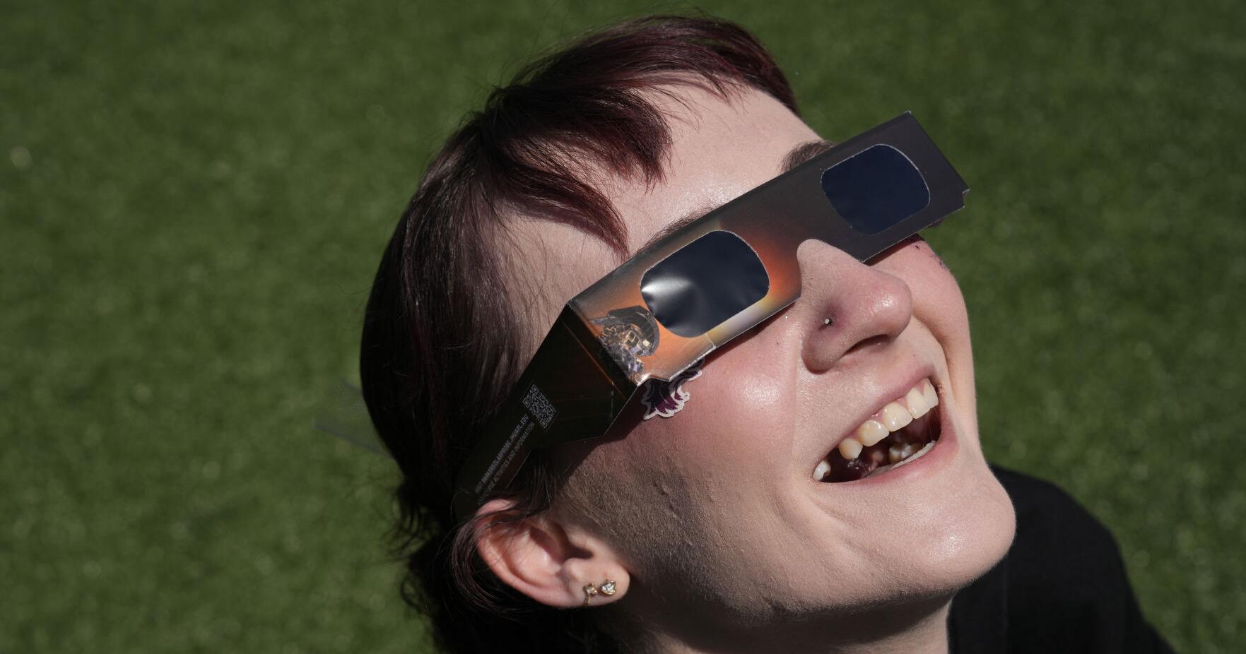 A total solar eclipse races across North America as clouds part along totality - Vimarsana News