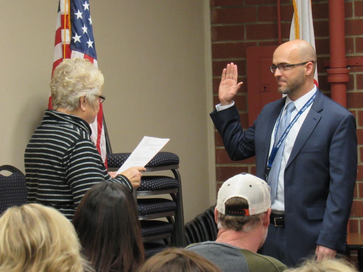 Barlow Sworn In At Office Of Education Local Hanfordsentinel Com