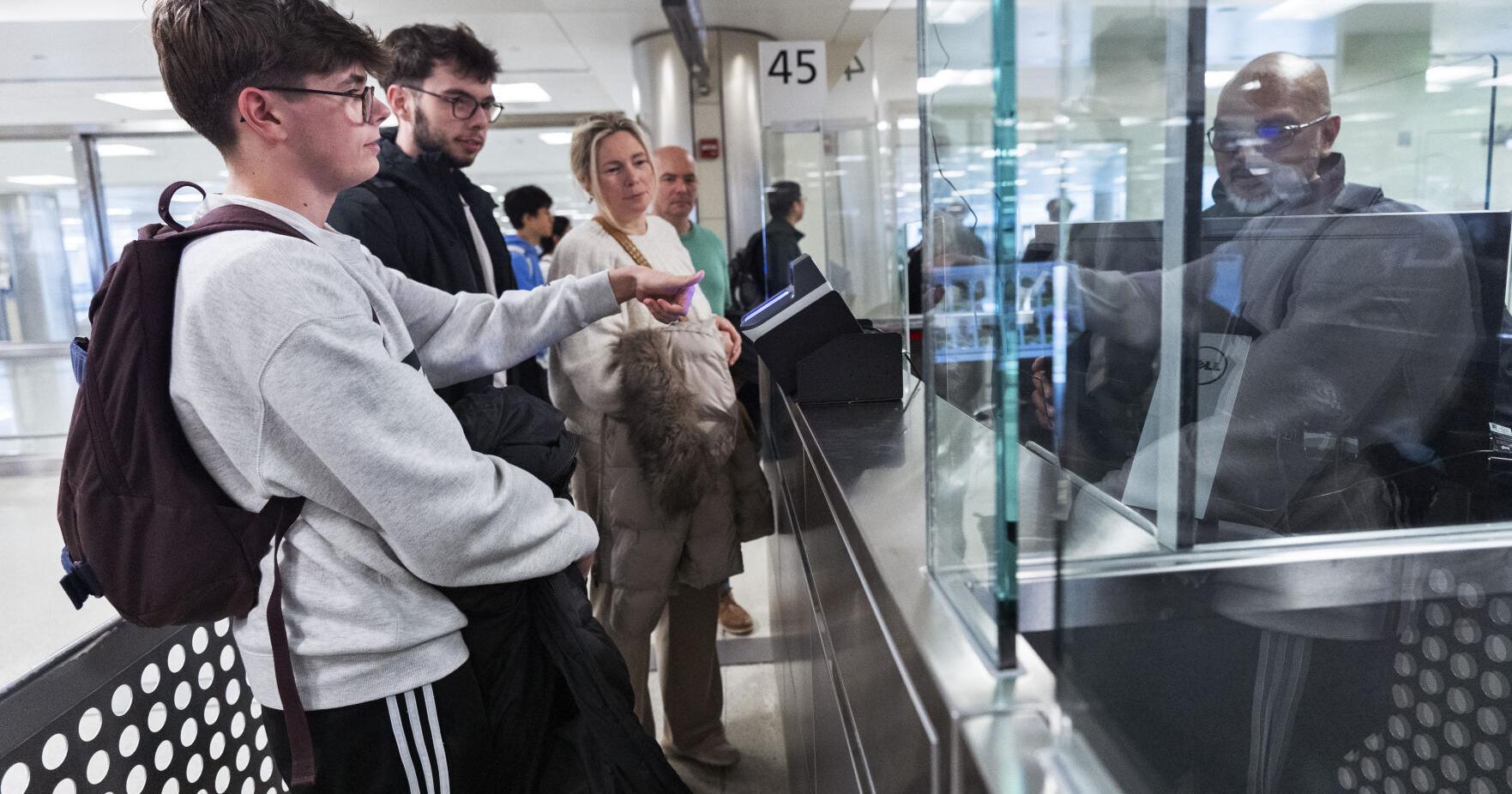 As international travel grows, so does US use of technology. A look at how it's used at airports - Vimarsana News