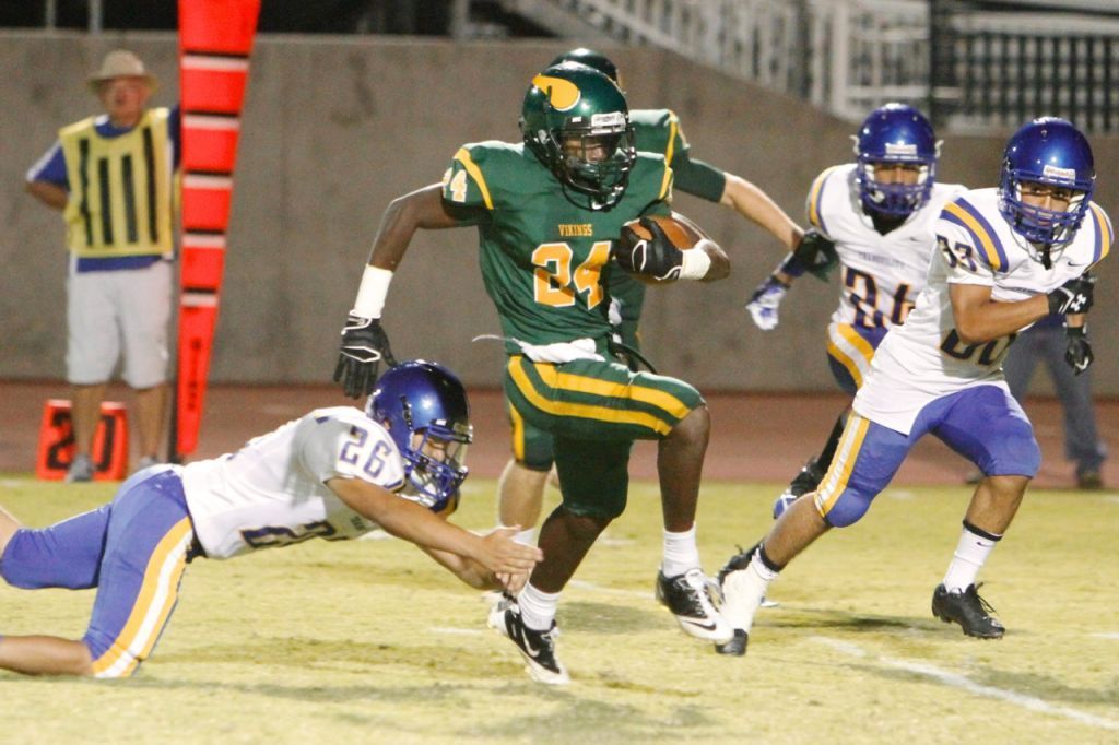 Kingsburg Vikings Football Kickoffs Season Friday Sports 