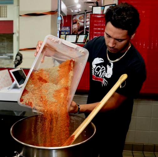 Crab it While It #39 s Hot celebrates grand opening in Hanford Mall
