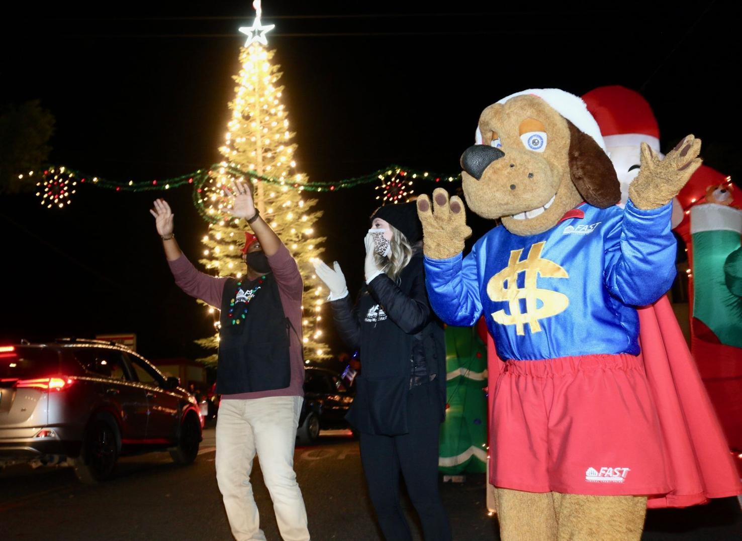 Lemoore celebrates Christmas with drivethru parade Features