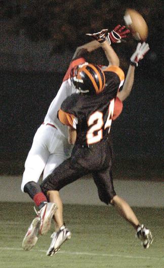 Injured Selma football team loses opener to Pacheco, Selma / Kingsburg