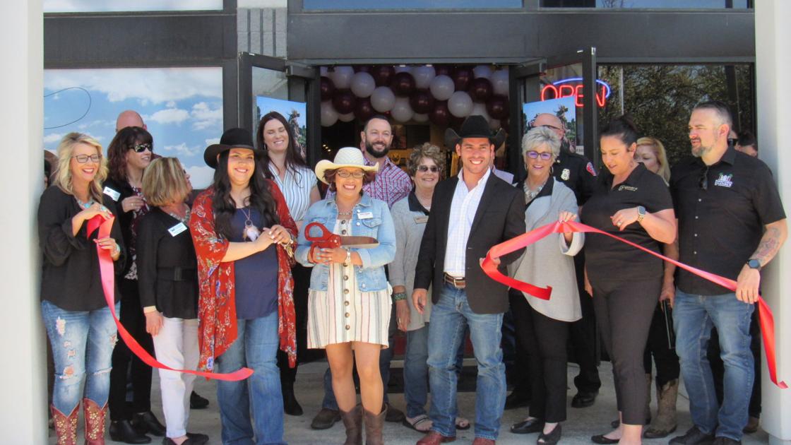 Boot Barn Officially Opens In Hanford Local Hanfordsentinel Com
