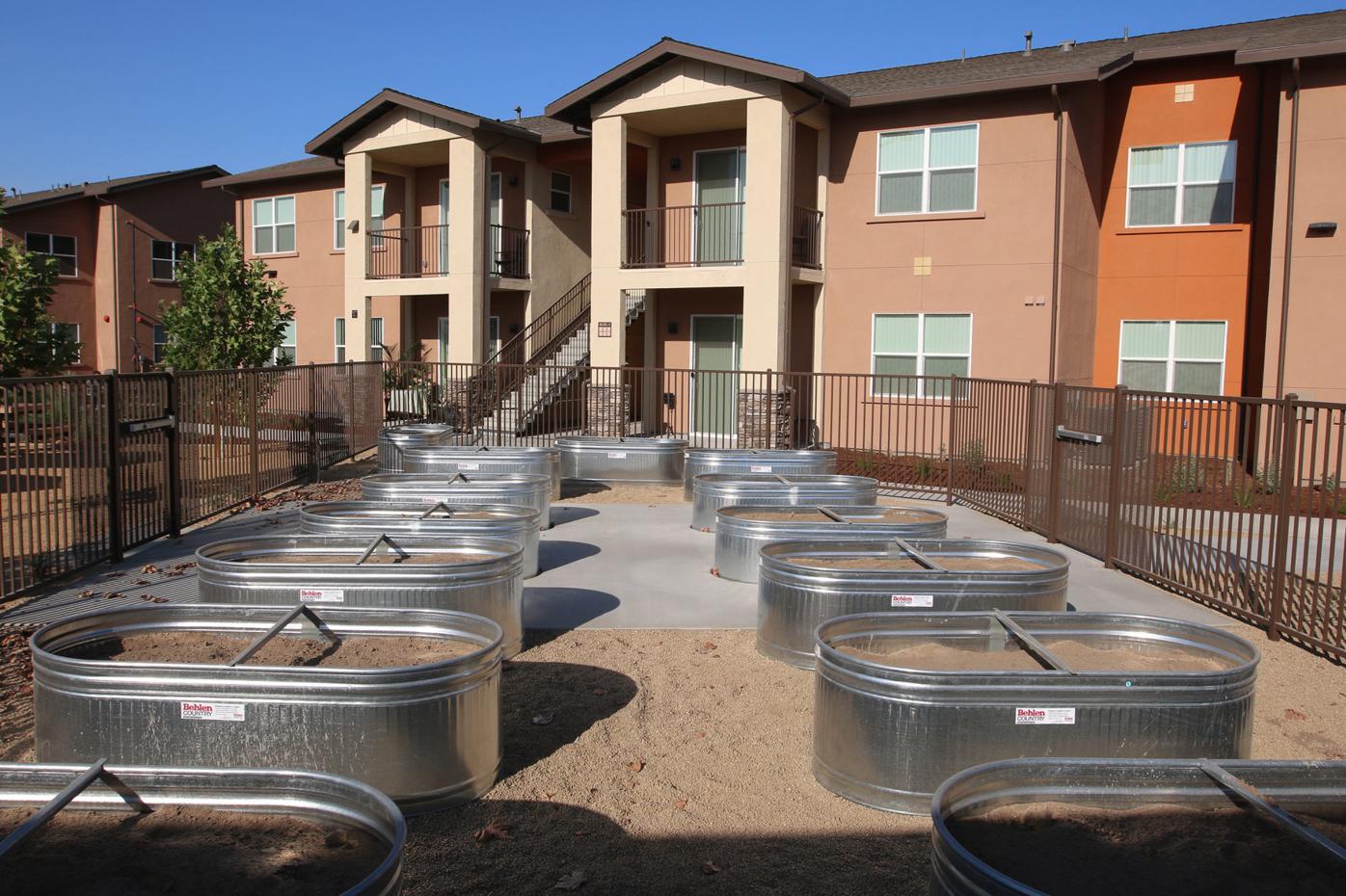 rebuilt housing complex gets opening local news selma kingsburg hanfordsentinel com