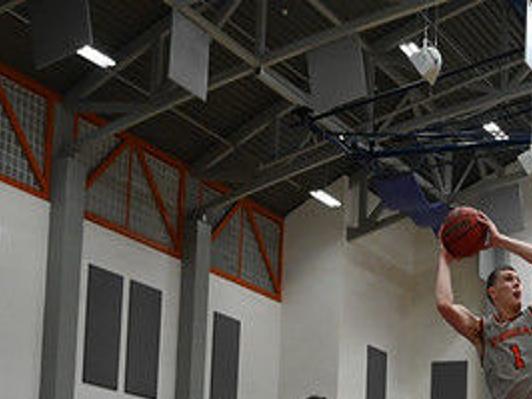 Johnson Helps Lead Cos Men S Basketball To Elite Eight Local