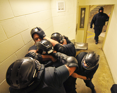 Sheriff’s Emergency Response Team plays critical role in jail safety ...