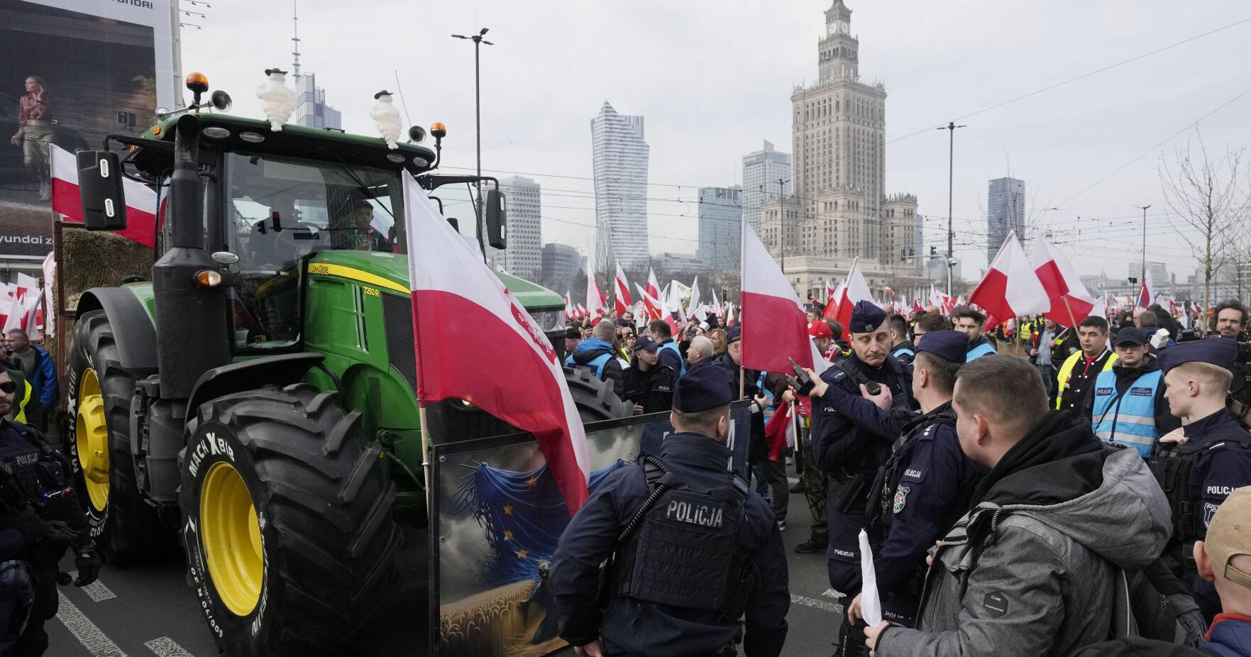 Frustrated farmers are rebelling against EU rules. The far right is stoking the flames - Vimarsana News