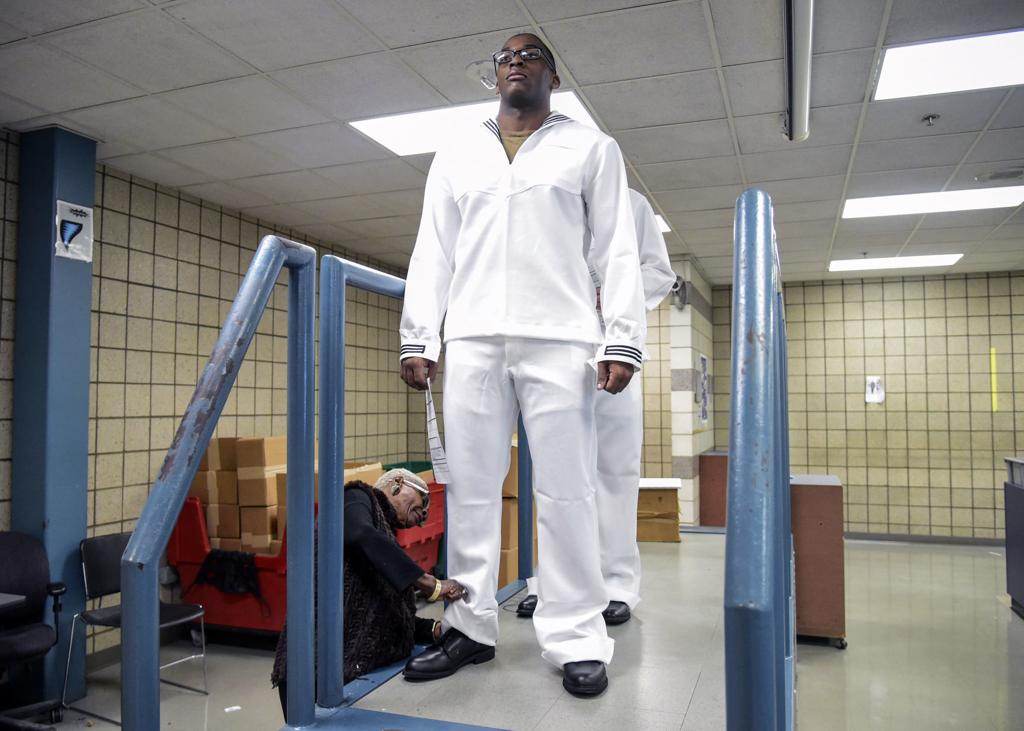 Navy S Newest Dress White Uniforms On Full Display At Recruit