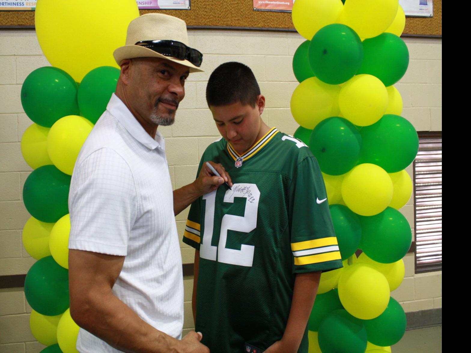 Mark Lee Visits Hanford After Induction Into Green Bay Packers Hall Of Fame Local Hanfordsentinel Com