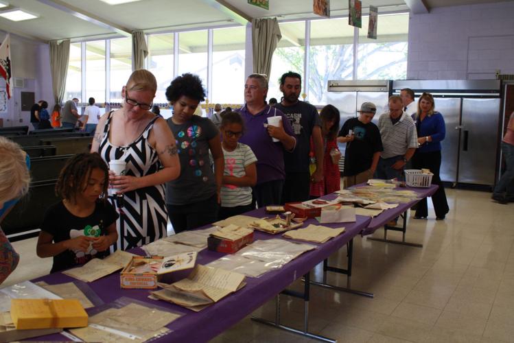 Lemoore Elementary opens time capsule | Local News | hanfordsentinel.com