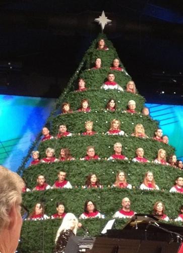 Living Christmas Tree Choir 2022 Unique Holiday Concert Returns To Local Church | Lifestyles |  Hanfordsentinel.com