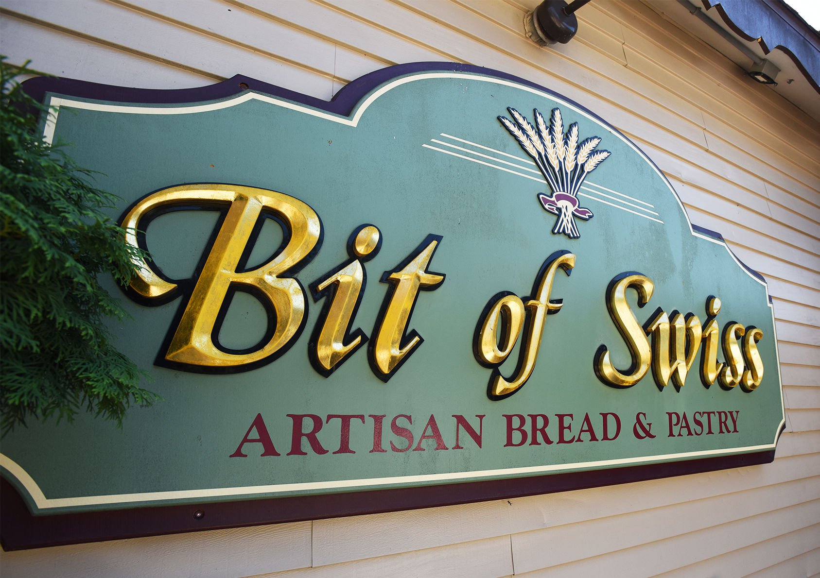Bit of Swiss bakery sold to longtime employees | Features