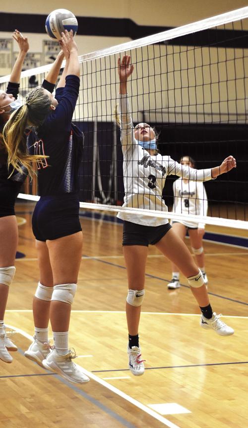 10 7 Sports Volley 6 Bee RV 3 tip.jpg